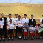 ประธานและคณะกรรมการจัดงาน”เจ้าพ่อหนู”มอบทุนการศึกษา